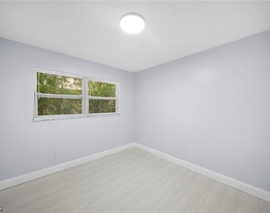 5454 8th Avenue - Photo Thumbnail 15