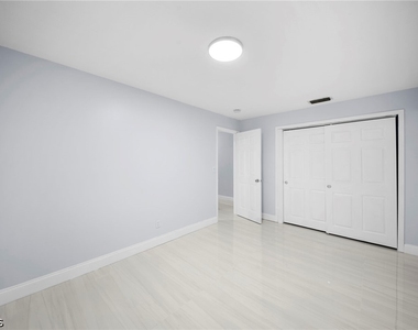 5454 8th Avenue - Photo Thumbnail 14