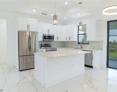 4145 68th Avenue Ne - Photo Thumbnail 2