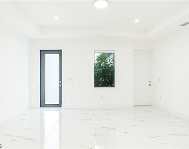 4145 68th Avenue Ne - Photo Thumbnail 1