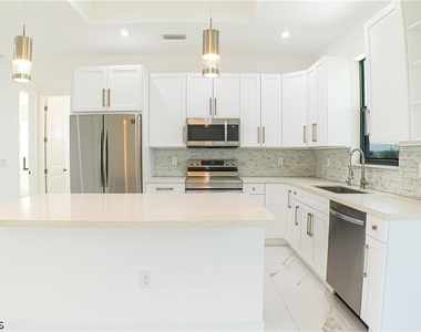 4145 68th Avenue Ne - Photo Thumbnail 3