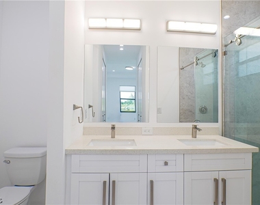 4145 68th Avenue Ne - Photo Thumbnail 12