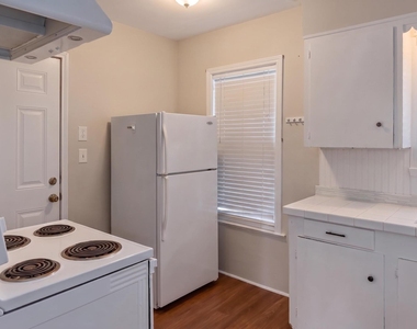 2313 Avenue L - Photo Thumbnail 12