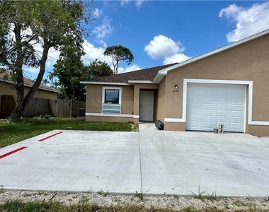3310 Sw 17th Place - Photo Thumbnail 1