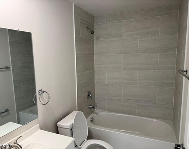 3310 Sw 17th Place - Photo Thumbnail 5