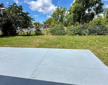 3310 Sw 17th Place - Photo Thumbnail 11
