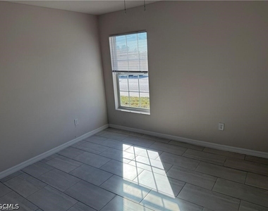 3310 Sw 17th Place - Photo Thumbnail 6