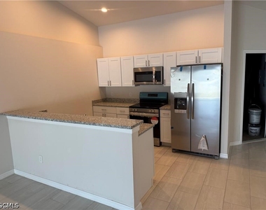 3310 Sw 17th Place - Photo Thumbnail 4