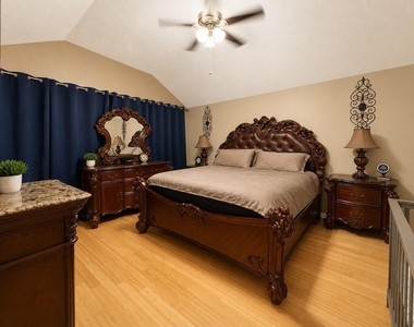 3115 Ashford Bend Drive - Photo Thumbnail 10