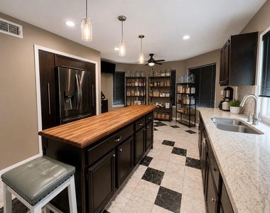 3115 Ashford Bend Drive - Photo Thumbnail 5