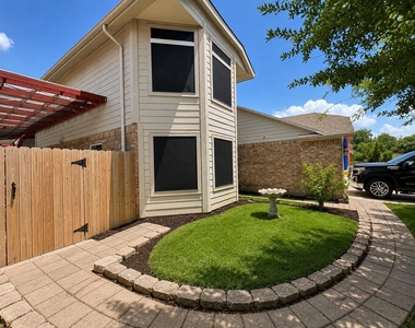 3115 Ashford Bend Drive - Photo Thumbnail 1