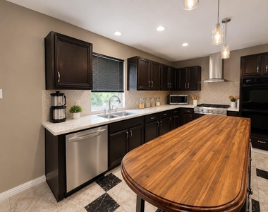 3115 Ashford Bend Drive - Photo Thumbnail 6