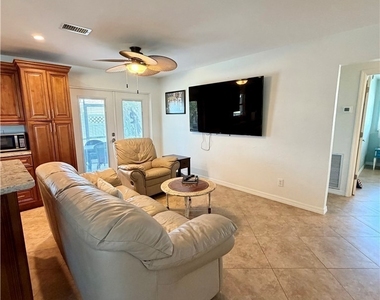 1122 El Dorado Parkway E - Photo Thumbnail 6