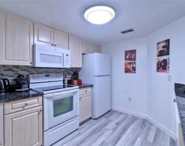 1775 Four Mile Cove Parkway - Photo Thumbnail 10
