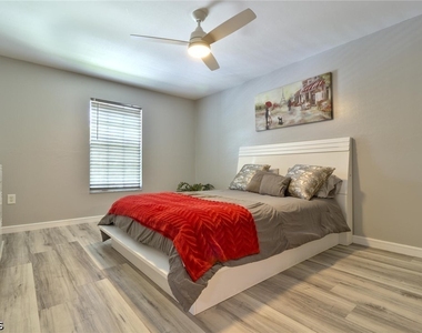 1775 Four Mile Cove Parkway - Photo Thumbnail 15