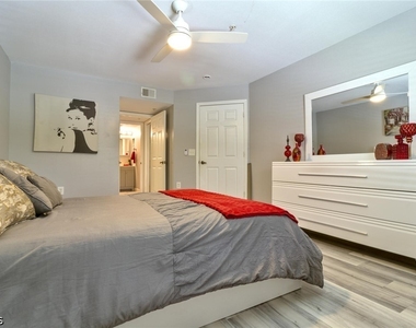 1775 Four Mile Cove Parkway - Photo Thumbnail 11