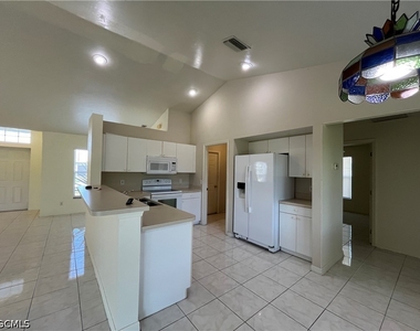 1721 Sw 16th Terrace - Photo Thumbnail 7