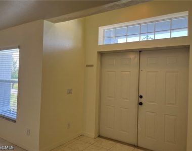 1721 Sw 16th Terrace - Photo Thumbnail 2