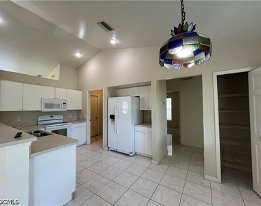 1721 Sw 16th Terrace - Photo Thumbnail 6