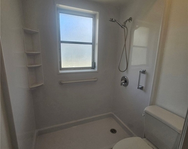 5989 Hillyer Court W - Photo Thumbnail 12