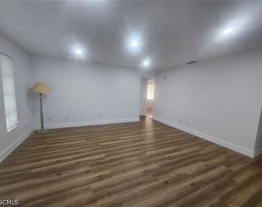 5989 Hillyer Court W - Photo Thumbnail 2