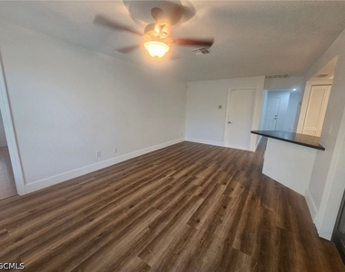 5989 Hillyer Court W - Photo Thumbnail 3