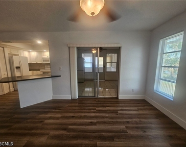 5989 Hillyer Court W - Photo Thumbnail 8