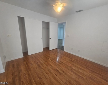 5989 Hillyer Court W - Photo Thumbnail 9