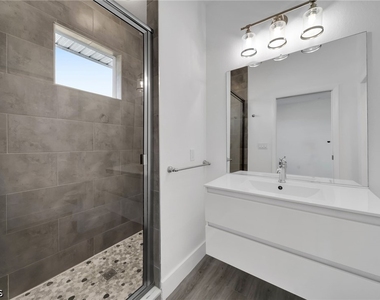 275 Sw 4th Street - Photo Thumbnail 13