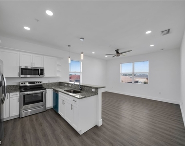 275 Sw 4th Street - Photo Thumbnail 9
