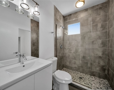 275 Sw 4th Street - Photo Thumbnail 3