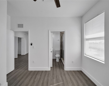 275 Sw 4th Street - Photo Thumbnail 5
