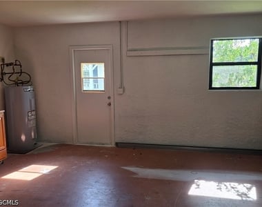 1250 Riverbend Drive - Photo Thumbnail 9