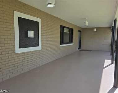 1250 Riverbend Drive - Photo Thumbnail 11