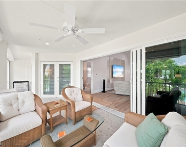 248 4th Avenue S - Photo Thumbnail 11