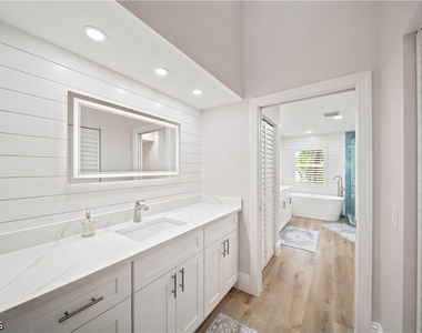 248 4th Avenue S - Photo Thumbnail 19