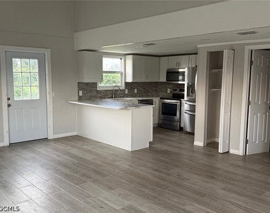 3118 7th Street Sw - Photo Thumbnail 5