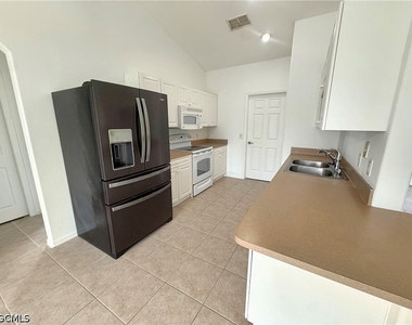203 Nw 24th Terrace - Photo Thumbnail 5
