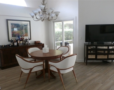 16252 Kelly Woods Drive - Photo Thumbnail 5