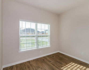 149 Dogwood Point Drive - Photo Thumbnail 10