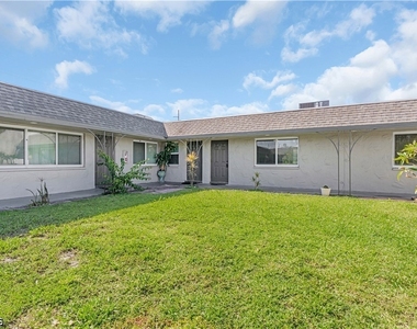 2927 Se 15th Place - Photo Thumbnail 1