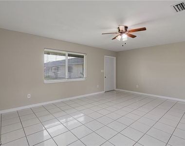 2927 Se 15th Place - Photo Thumbnail 8