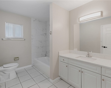 2927 Se 15th Place - Photo Thumbnail 3