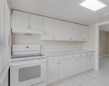 2927 Se 15th Place - Photo Thumbnail 14