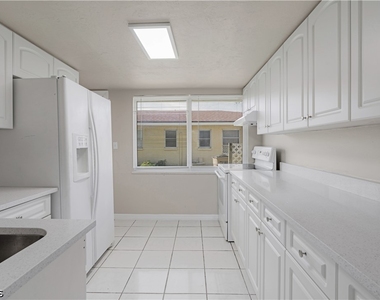 2927 Se 15th Place - Photo Thumbnail 10
