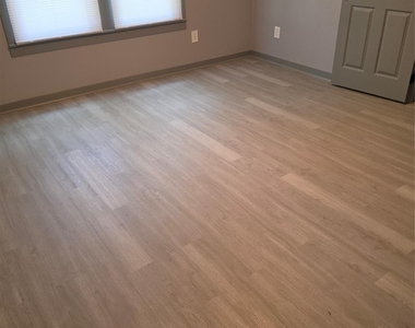 101 N N Hackberry - Photo Thumbnail 16