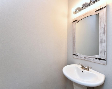 2714 Indigo Stone Lane - Photo Thumbnail 15