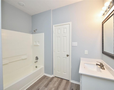 2714 Indigo Stone Lane - Photo Thumbnail 31