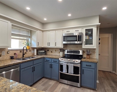 3407 Flaming Candle Drive - Photo Thumbnail 15