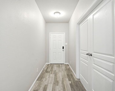 16203 Centennial Light Drive - Photo Thumbnail 8